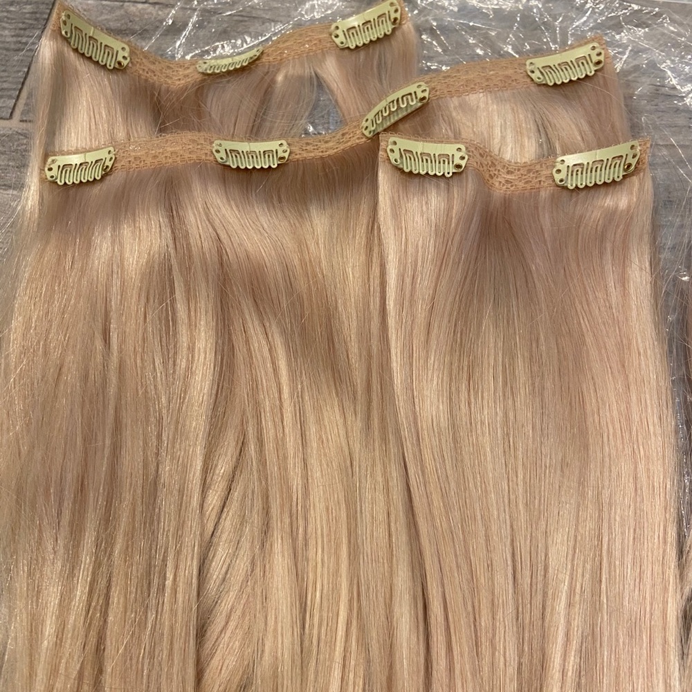 L'ange Brillante 7 Piece Hair Extensions Platinum - Picture 4 of 6